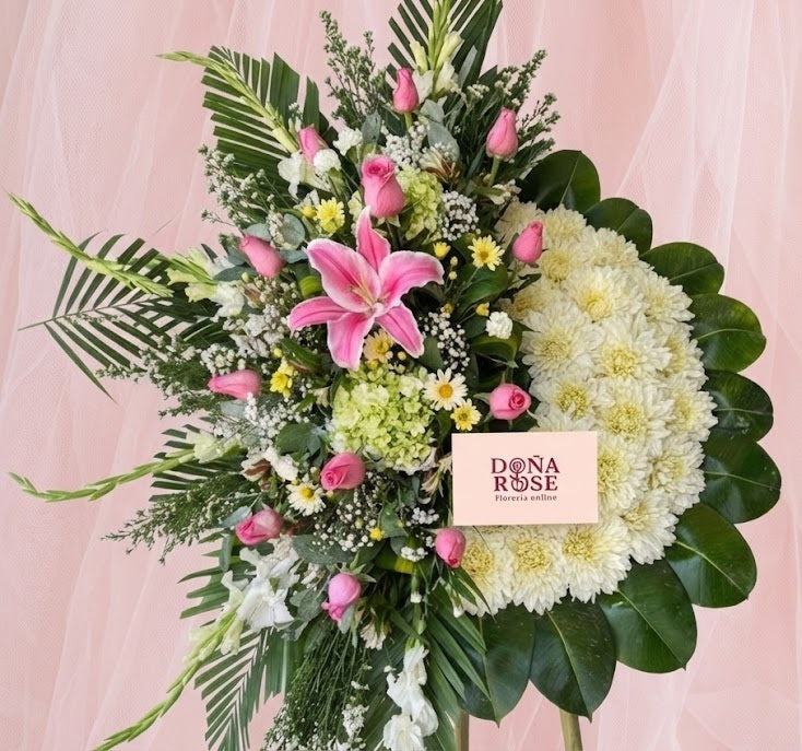 Corona Funebre con Rosas Blancas “Amor infinito”