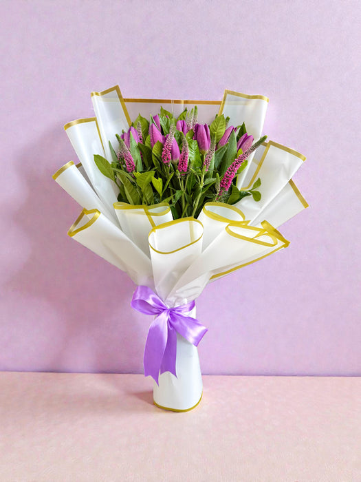 Ramo de 10 tulipanes "Violeta"