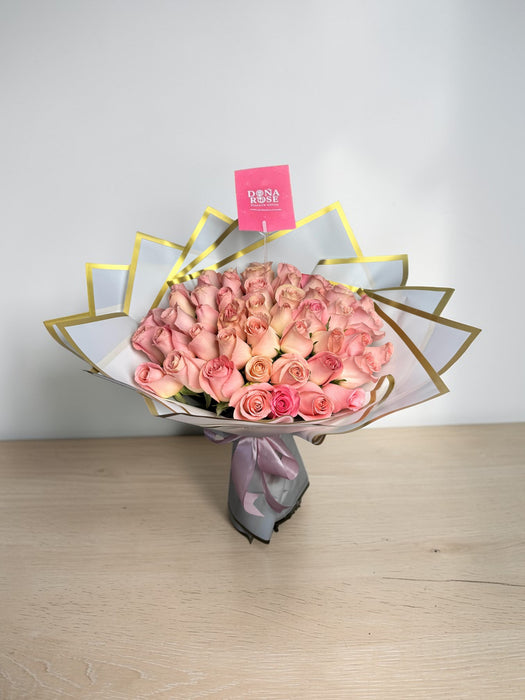 Ramo buchón de 50 rosas rosadas "Aurelia"